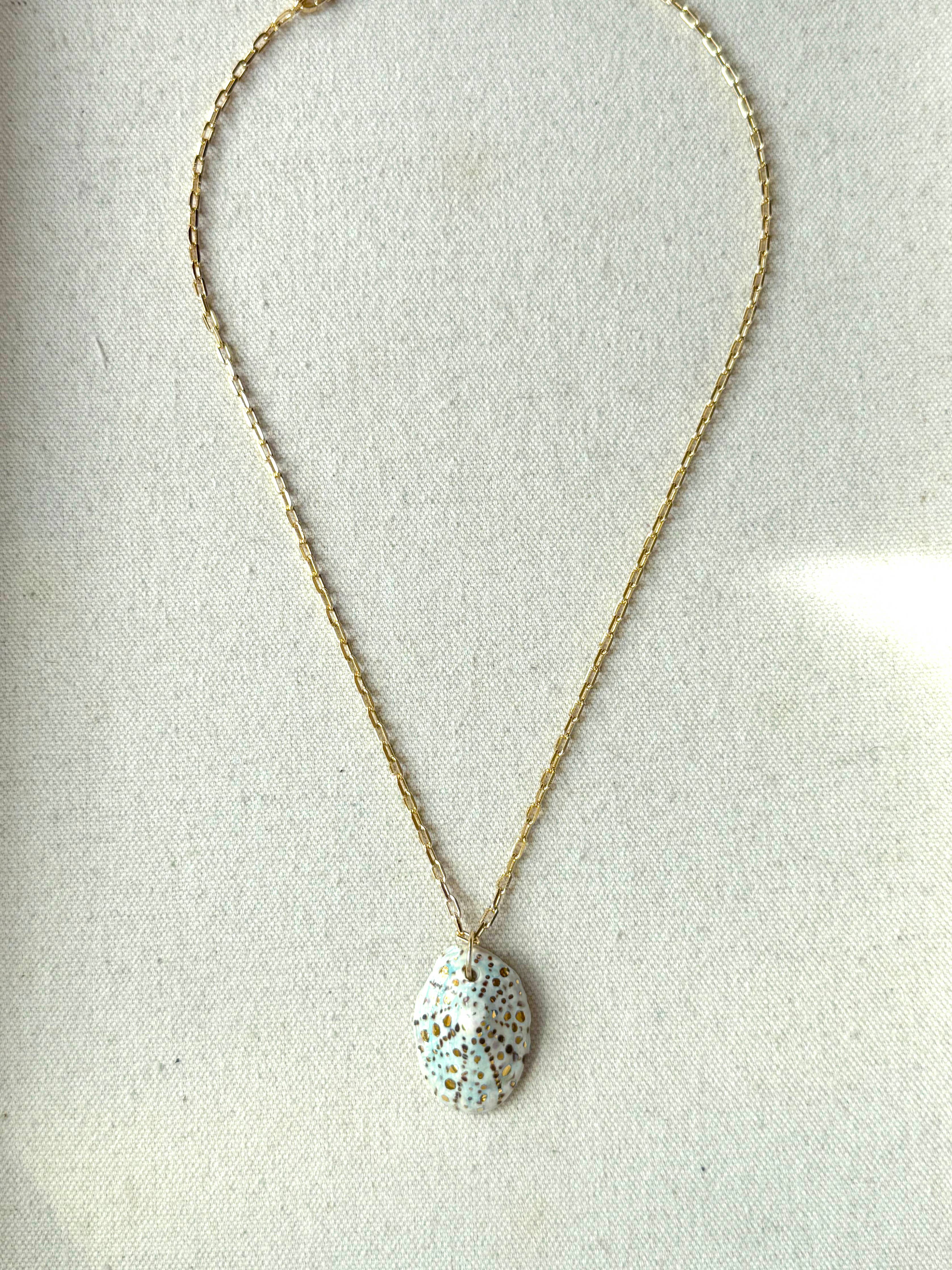 Carola Spitzer - Shoreline Key Shell charm necklace