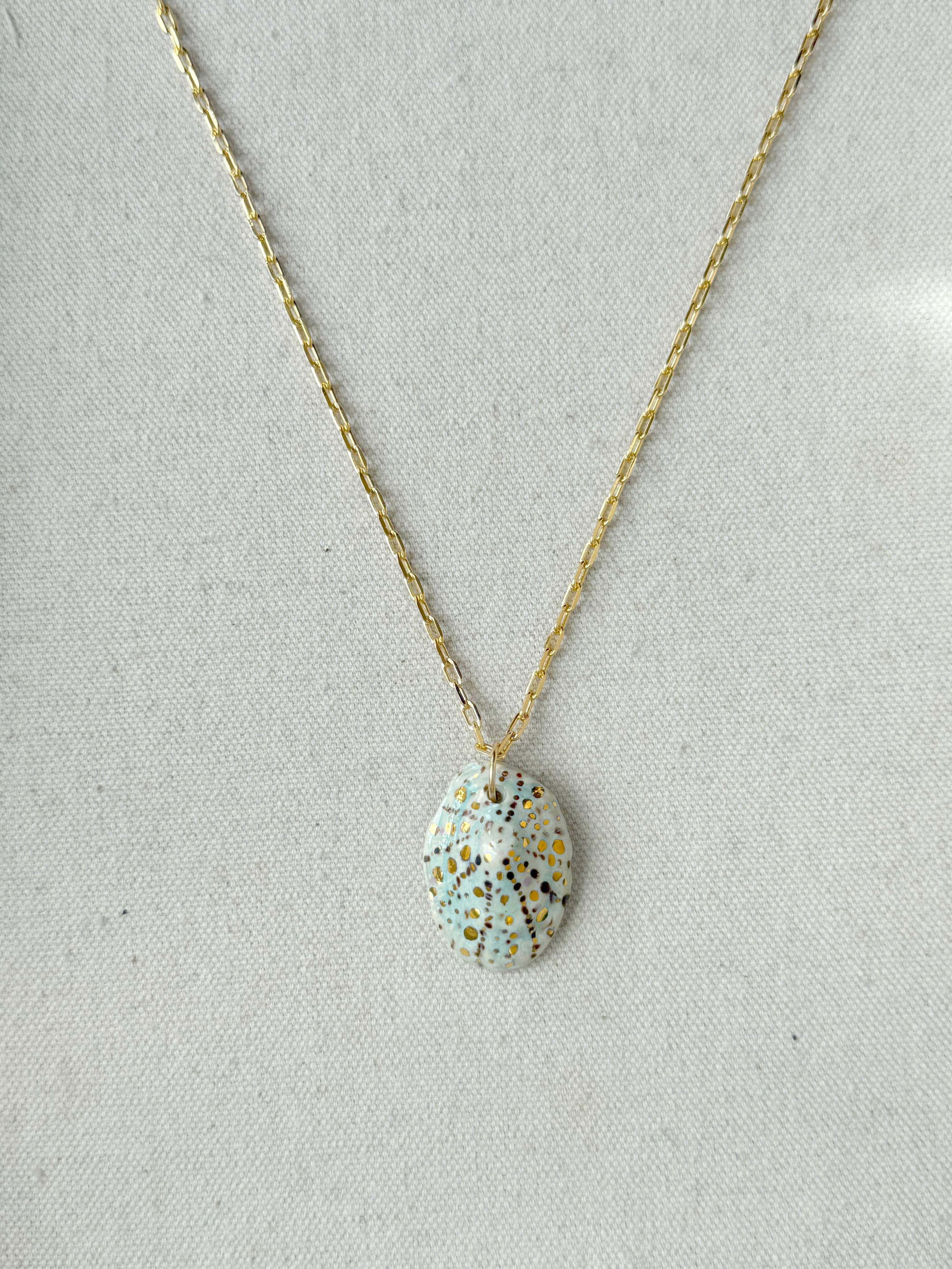 Carola Spitzer - Shoreline Key Shell charm necklace
