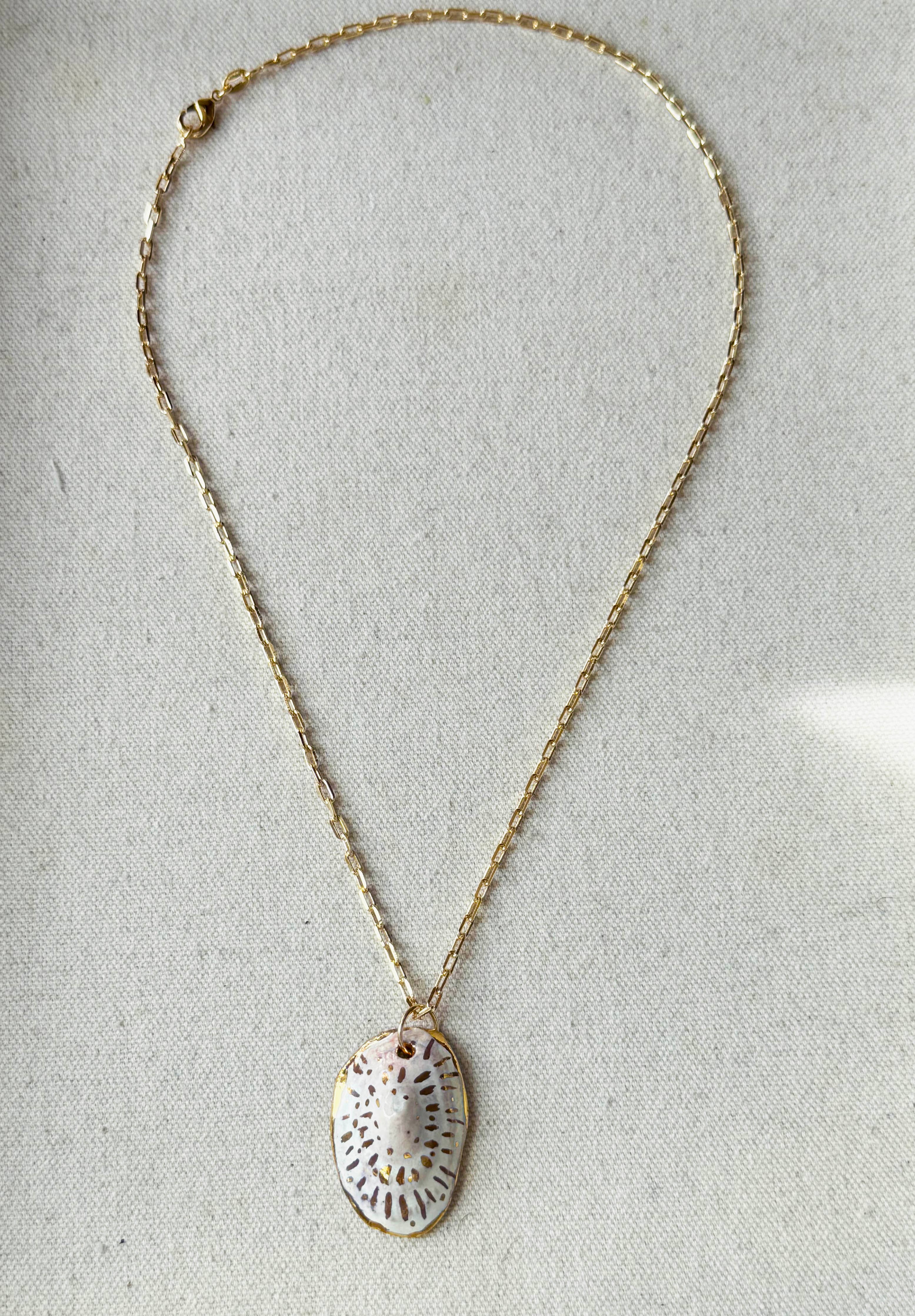 Carola Spitzer - Shoreline Key Shell charm necklace